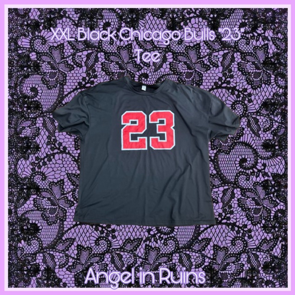 Black Chicago Bulls “23” Graphic T-Shirt